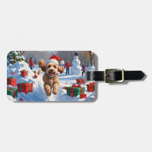 Cockapoo Rent in de Sneeuw met Kerstmuts Bagagelabel (Voorkant horizontaal)