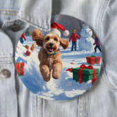 Cockapoo Rent in de Sneeuw met Kerstmuts Ronde Button 6,0 Cm (In situ)