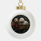 Cockapoo Snowy Sleigh Kerst Decor Keramische Bal Ornament (Voorkant)