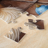 Cockapoo zit bij de open haard met kerstlicht legpuzzel (Zijkant)