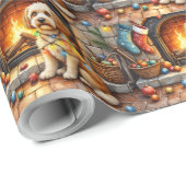 Cockapoo zittend bij open haard met kerstlicht cadeaupapier (Rol Hoek)