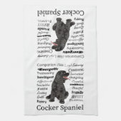 Cocker Spaniel brengt keukenhanddoek (Verticaal)