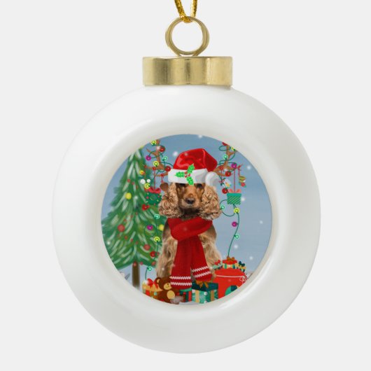 Cocker Spaniel Dog in sneeuw met kerstcadeaus Keramische Bal Ornament (Voorkant)