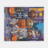 Cocker Spaniel Honden Trick-or-Treating op Hallowe Fleece Deken (Voorkant (Horizontaal))