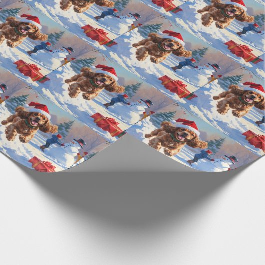 Cocker Spaniel loopt in de sneeuw met kerst Pet Cadeaupapier (Hoek)