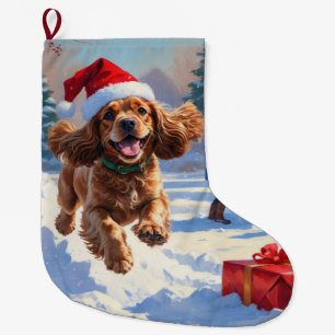 Cocker Spaniel loopt in de sneeuw met kerst Pet Grote Kerstsok