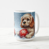 Cocker Spaniel Puppy Rustend in de Sneeuw Met een Koffiemok (Voorkant rechts)