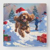 Cocker Spaniel Rent in de Sneeuw met Kerstmuts Vierkante Klok (Voorkant)