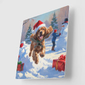 Cocker Spaniel Rent in de Sneeuw met Kerstmuts Vierkante Klok (Hoek)