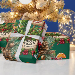 Cocktail Christmas Party with Drinks on Green Cadeaupapier