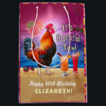 Cocktail Party Tropical Rooster Funny Birthday Medium Cadeauzakje<br><div class="desc">Viel je zomerverjaardag, bacheloretfeest of een andere gelegenheid om deze unieke, humoristische cocktailparty te ontwerpen. Dit grappige ontwerp is perfect voor elke tropische volwassen partij, of het nu een dag is in het zwembad, op het strand of zelfs in de kippenhok. Het is tenslotte COCKtail tijd! Een roestkraai naast een...</div>