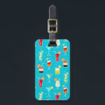 Cocktail Pattern op Blauwgroen achtergrond Bagagelabel<br><div class="desc">Naadloze patroonachtergrond met alcoholcocktaildrinken van martini margarita tequila vodka vectorillustratie © en ® Bigstock® - Alle rechten voorbehouden.</div>