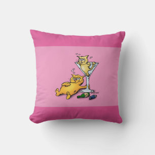 Cocktails & Kittens Roze Cartoon Kussen