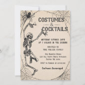Cocktails & Kostuums Skelet Halloween Feest Kaart (Voorkant)