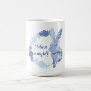 Coco de Konijn Sticker “Ik geloof in mezelf” Blauw Koffiemok