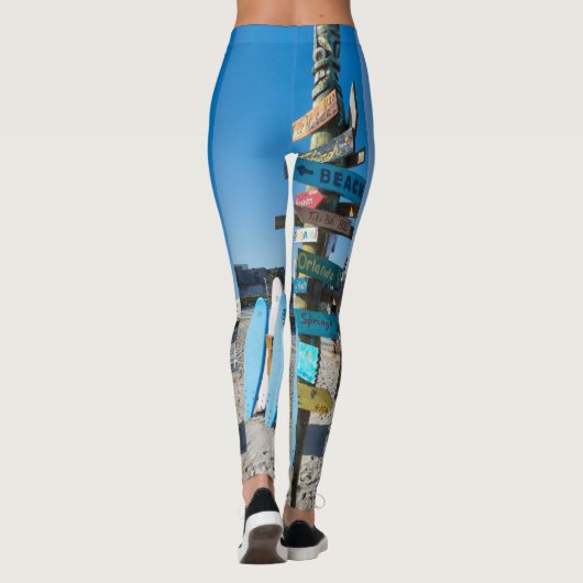 Cocoa Beach Tiki Totem Leggings (Achterkant)