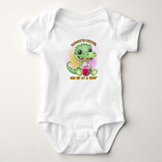 COCODRILLE MET EEN BOBA THEE ,QUOTE ROMPER (Voorkant)