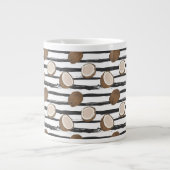 Coconuts on Grunge Stripes Pattern Grote Koffiekop (Voorkant)