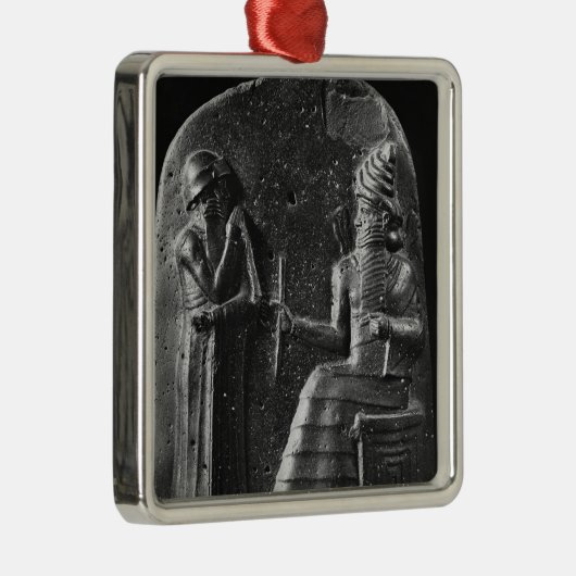 Code van Hammurabi, bovenaan de stele Metalen Ornament (Rechts)