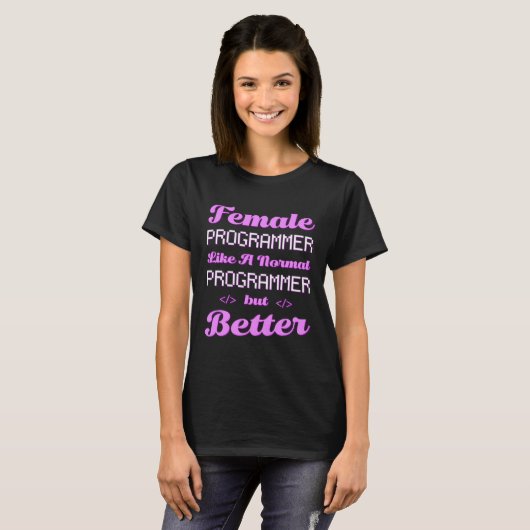 Coder Vrouwelijke ontwikkelaar Coderende software  T-shirt (Voorkant volledig)