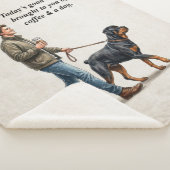 Coffee & a Rottweiler Cozy Day Sherpa Deken (3/4)