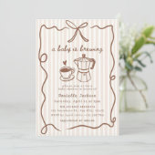 Coffee Baby shower Invitation Baby is het brouwen Kaart (Staand voorkant)