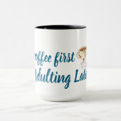 Coffee First T-shirt – Grappig & Trendy Mok (Midden)