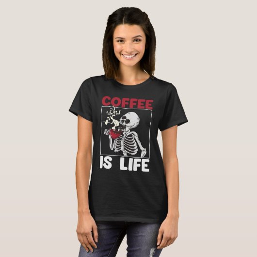 Coffee Is Love Scary Pirates Skull Women  Pirates  T-shirt (Voorkant volledig)