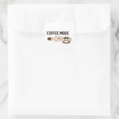 Coffee Mode Aan Minimaal Lettertype Vierkante Sticker (Tas)