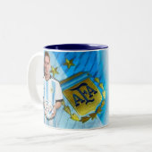 Coffee mug Messi mug Tweekleurige Koffiemok (Voorkant links)