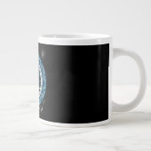 Coffee Mug with a Humorous Digital Design Grote Koffiekop (Rechts)