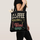 Coffee Pickleball Wine Herhalen Tote Bag (Dichtbij)