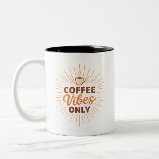 Coffee Vibes Only – Boho Coffee Design Tweekleurige Koffiemok (Links)