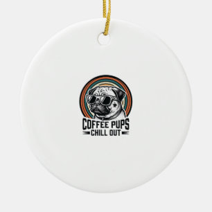 Coffeeshirt voor honden Retro Chill Pug Grafisch_1 Keramisch Ornament
