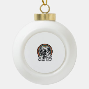 Coffeeshirt voor honden Retro Chill Pug Grafisch_1 Keramische Bal Ornament