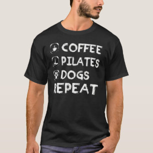 Coffeeshop Pilates Honden Herhaal Yoga Fitness Wor T-shirt