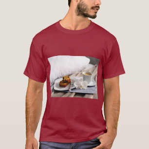 Coffie & Ontbijt in Bed T-shirt