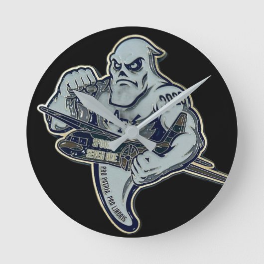 Coin 2 - Spooky! Wall Clock, 10" Round  Ronde Klok (Voorkant)