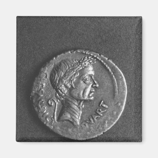 Coin met een portret van Julius Caesar Magneet (Voorkant)