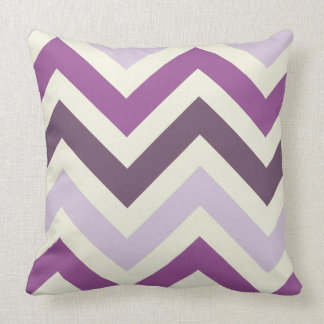 cojín tonos morados kussen