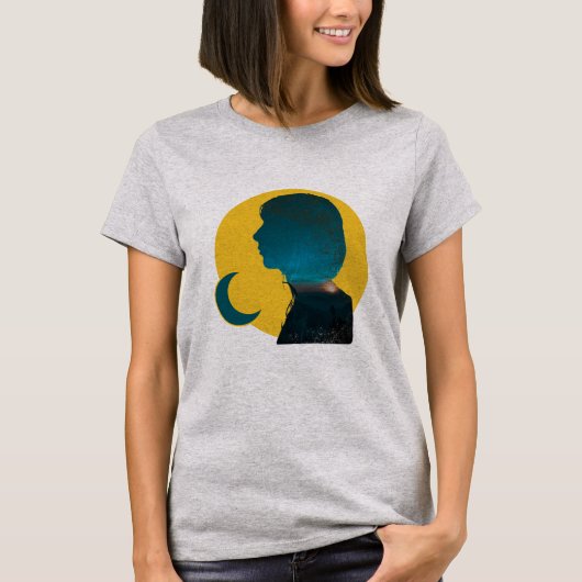 Colagem Azul Suave Crepuscular com Figura Feminina T-shirt (Voorkant)