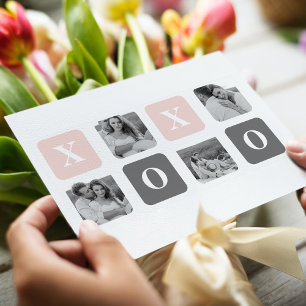 Collage Couple Photo & Pastel Pink & Gray XOXO Feestdagenkaart