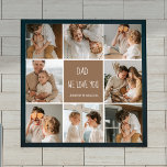 Collage Foto Pap We houden van je gelukkige vaderd Poster<br><div class="desc">Een collage foto is een collectie afbeeldingen die op een visueel plezierige manier zijn samengebracht, en het kan een geweldige manier zijn om speciale gelegenheden zoals Vaderdag te vieren. In deze collage hebben we een aantal foto's gemaakt die de liefhebbende herinneringen weergeven die we in de loop der jaren met...</div>