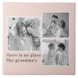 Collage Foto Pastel Roze Best Grandma Gift Tegeltje<br><div class="desc">Op zoek naar het perfecte cadeau voor je grootmoeder? Bekijk een prachtige collage foto in pastelroze tinten. Dit sentimentele en doordachte geschenk is perfect voor elke gelegenheid, van verjaardagen tot Moederdag en verder. De collage foto kan worden aangepast om afbeeldingen van de geliefden van je grootmoeder, waaronder haar kinderen, kleinkinderen...</div>