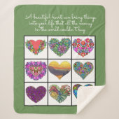 Collage of Painted Hearts (on green), with Quote Sherpa Deken (Voorkant)