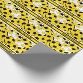 Collage van geel Voetbal Cadeaupapier (Hoek)