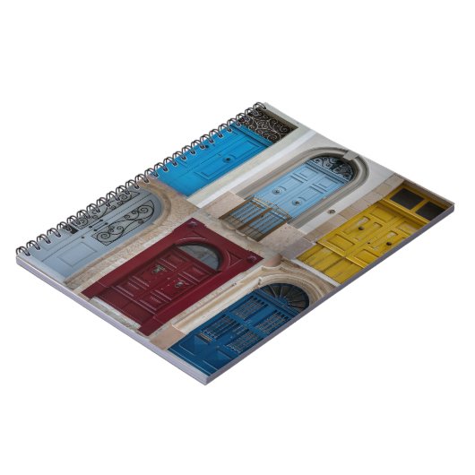 Collage van kleurrijke voordeuren notitieboek (Linkerzijde)