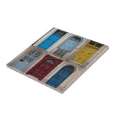 Collage van kleurrijke voordeuren tegeltje (Zijkant)