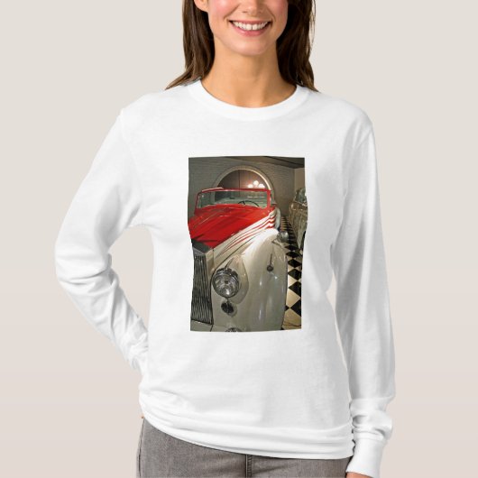 Collectie in de Liberace Foundation en T-shirt (Voorkant)