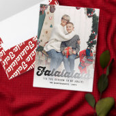 Fun Falalala Bold Script op Red Modern Holiday Cadeaulabel (Personaliseer de collectie van deze zelfstandige maker.)